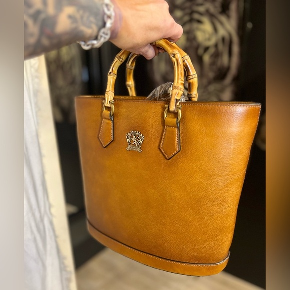 ❤️NWT-PRATESI, Made In Italy Genuine Leather 3 Compartment Bamboo Handle Tote❤️ - Picture 5 of 16